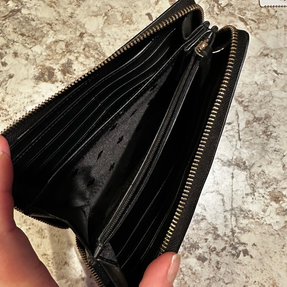 Kate Spade Saffiano Leather Continental Full Zip Wallet black with gold hardware - Picture 4 of 5